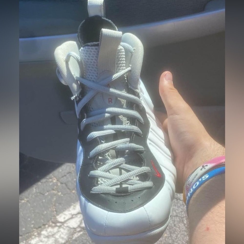 shoes - Picture 3 of 8